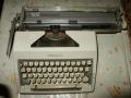 ancienne machine à écrire olympia pour 20¤